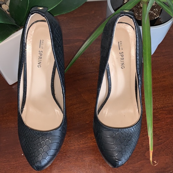 Black Platform Heels - Picture 3 of 10